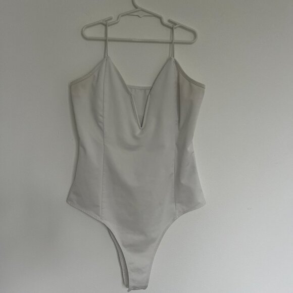 SHEIN EZwear Plus Size Sexy Deep V Spaghetti Strap Bodysuit, Spring/Summer - Picture 4 of 5